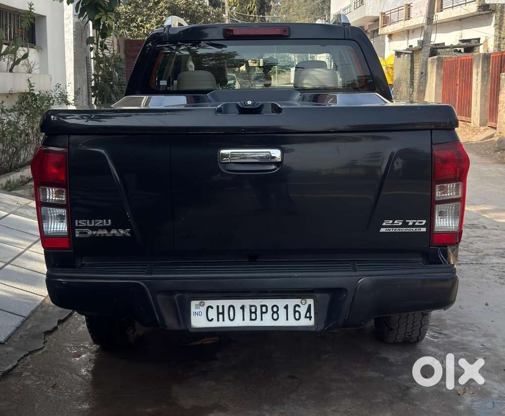 Isuzu D-max V-cross 2017 Diesel Well Maintained