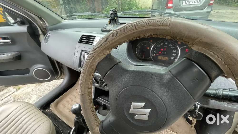 Maruti Suzuki Swift Dzire 2012