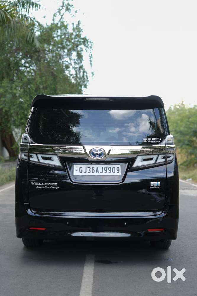 Toyota Vellfire 2.5 Executive Lounge, 2023, Petrol
