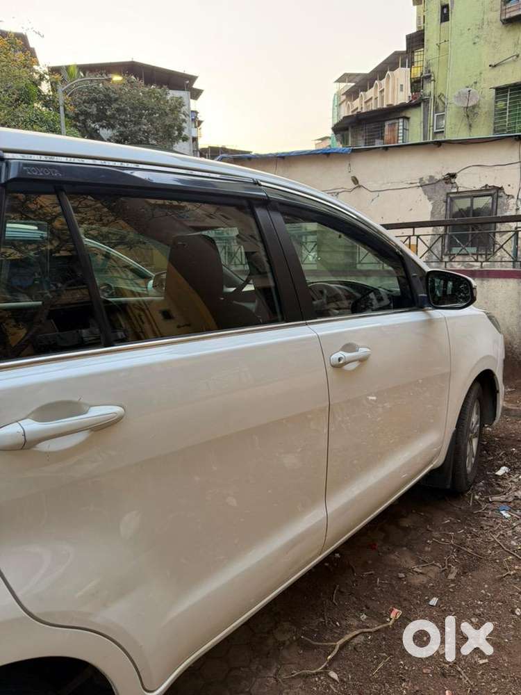 Toyota Innova Crysta 2016 Diesel Well Maintained