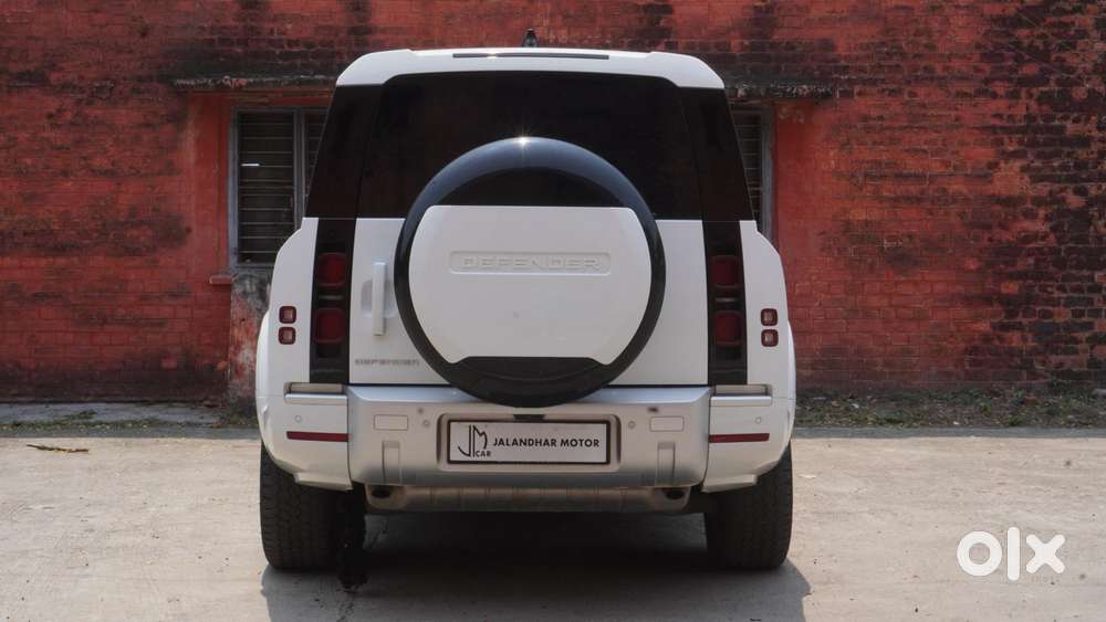Land Rover Defender 3.0 L 130 Hse, 2023, Petrol