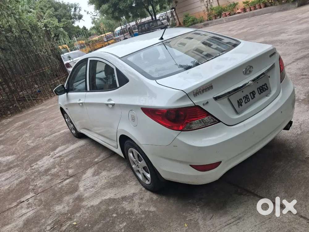 Hyundai Verna 1.6 Ex