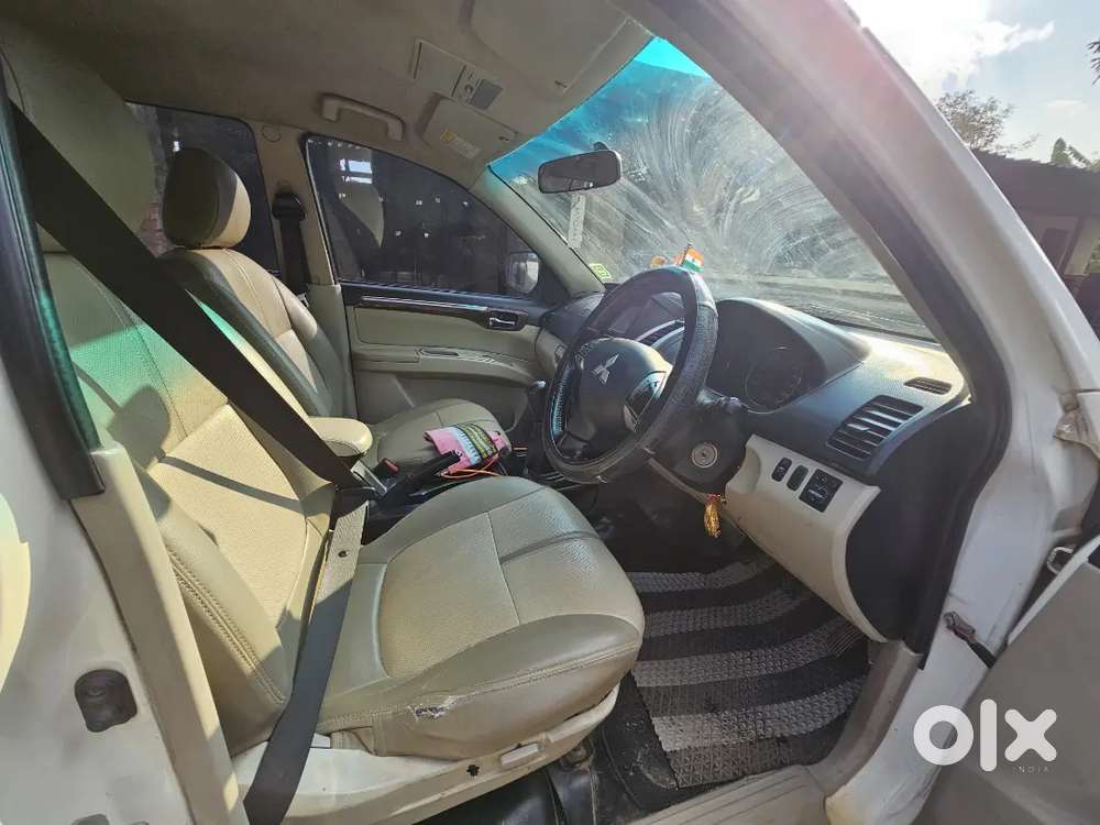 Mitsubishi Pajero Sport 2015