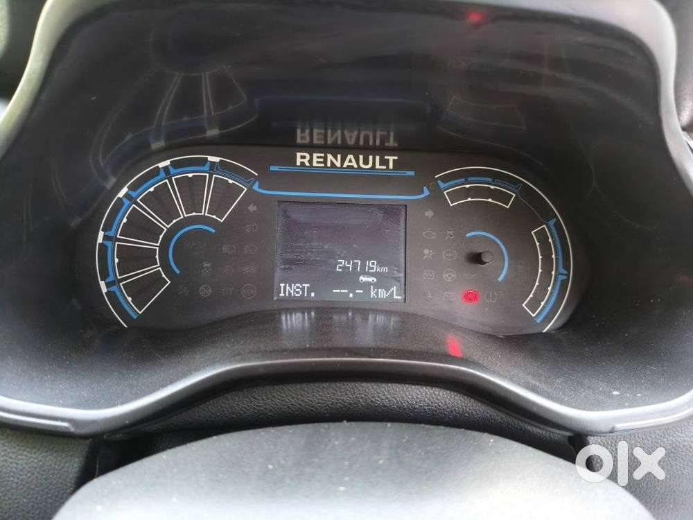 Renault Triber 1.0 Rxe, 2023, Petrol