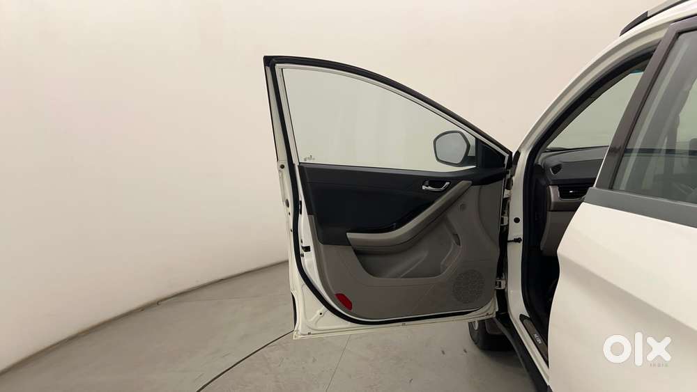 Tata Nexon 1.2 Revotron Xza Plus (l), 2019, Petrol