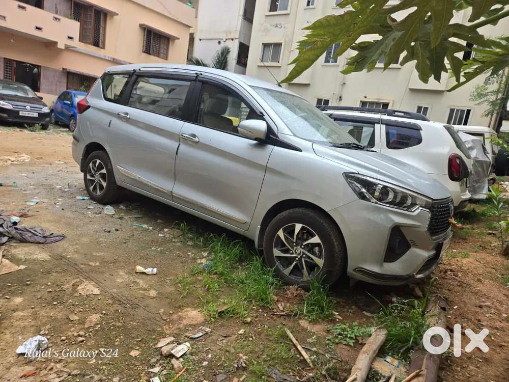 Toyota Rumion 2025 Petrol Well Maintained