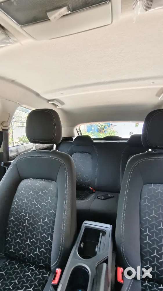 Tata Nexon 2021 Petrol Well Maintained. Only Company Serviced.