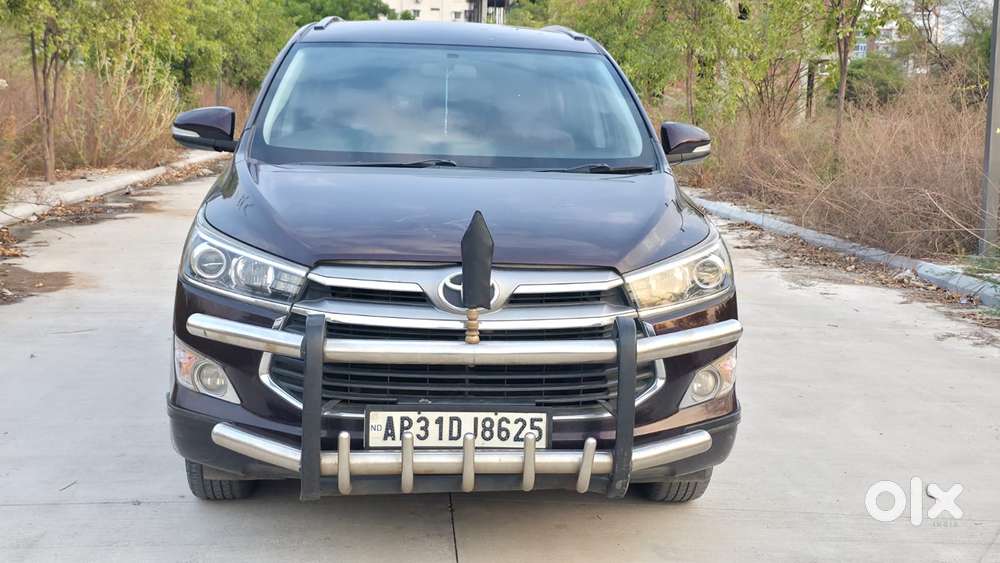 Toyota Innova Crysta 2.4 V 8 Str, 2016, Diesel