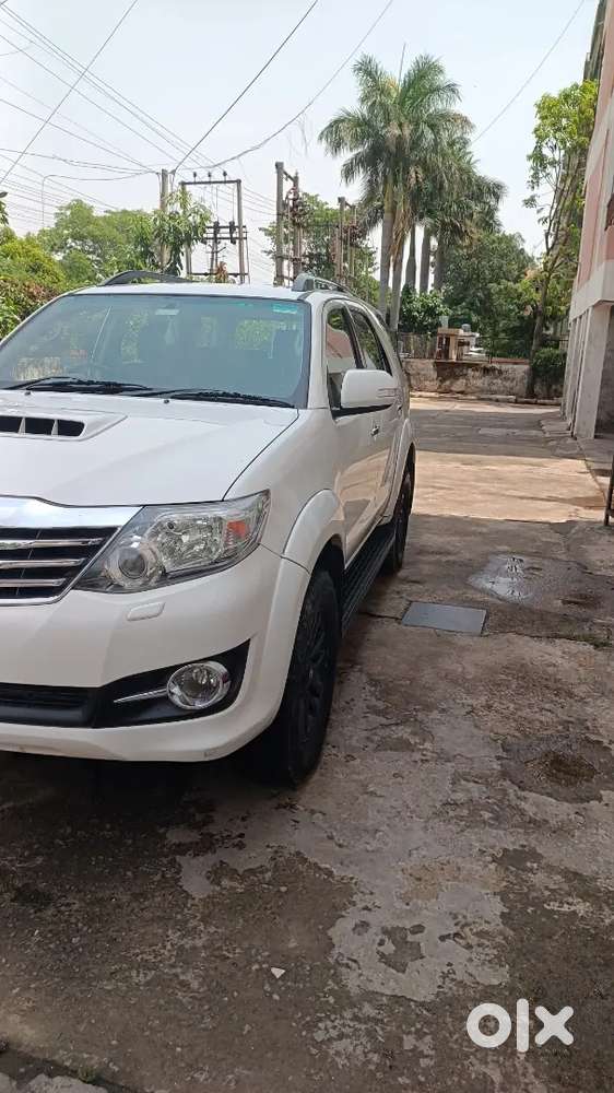 Toyota Fortuner 2015 Diesel 176000 Km Driven