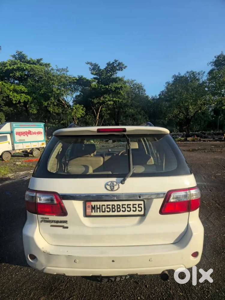 Toyota Fortuner 3.0 2011 With Vvip No For Sale