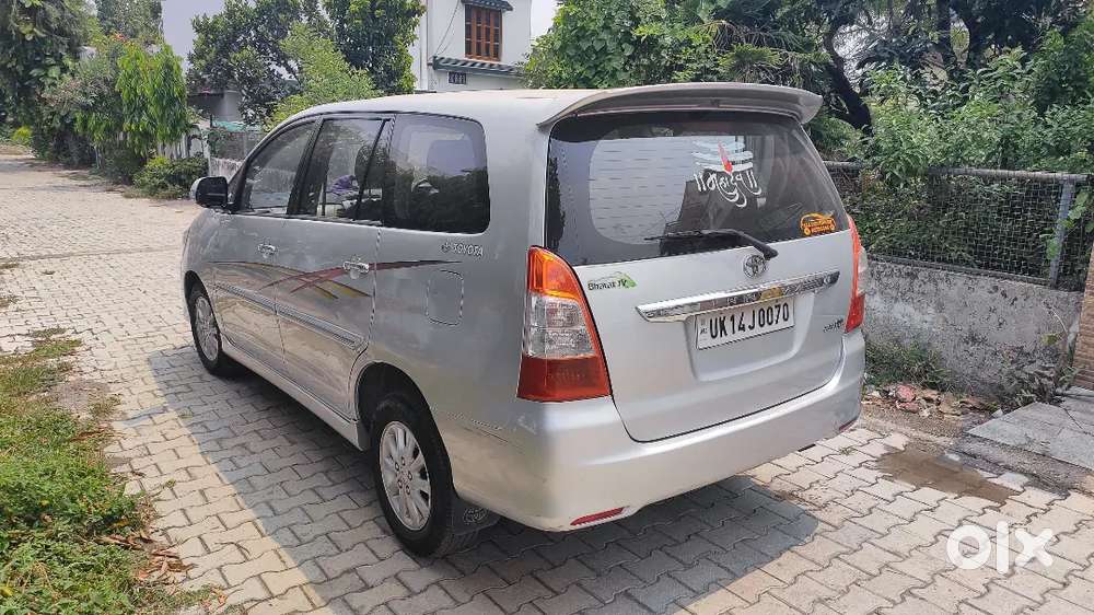 Toyota Innova 2012