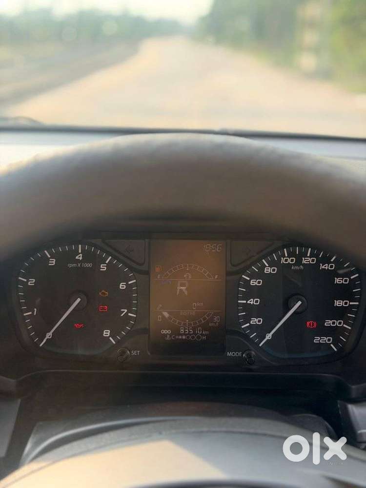 Tata Altroz 1.2 Xe, 2020, Petrol