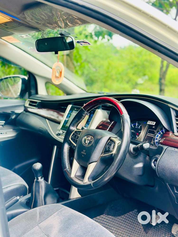 Toyota Innova Crysta [2020-ongoing] 2.4 Vx 8 Str, 2018, Diesel