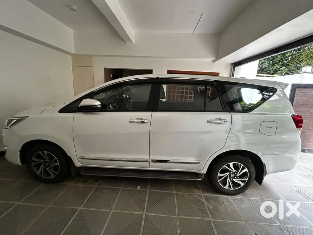 Toyota Innova Crysta 2025 Diesel 7500 Km Driven