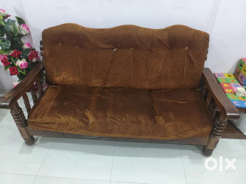 Solid Sagwan (Teak Wood) 5-Seater Sofa Set (3+1+1) available for sale.
