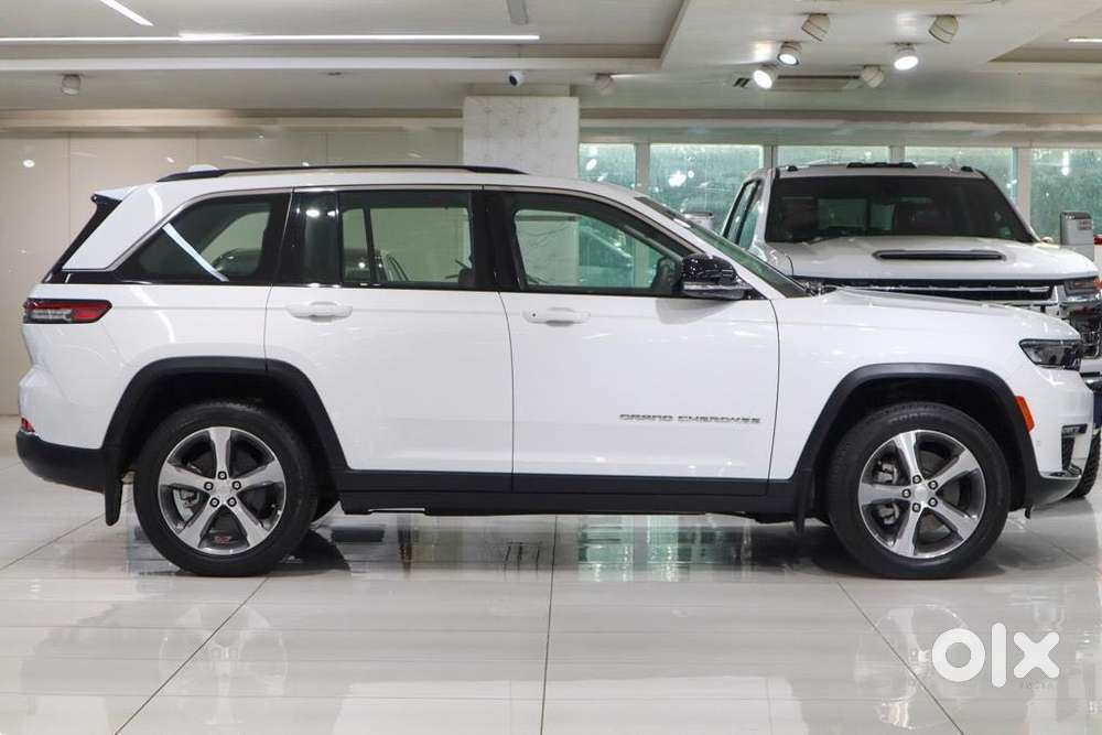 Jeep Grand Cherokee Limited (o) 4x4 At, 2022, Petrol