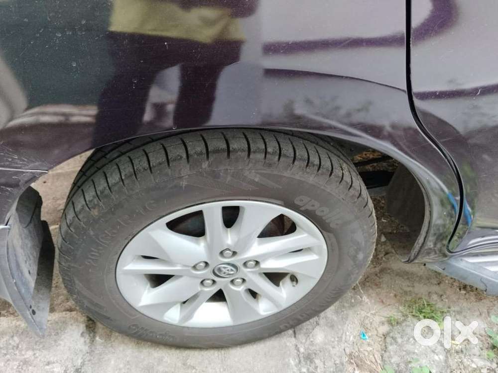Toyota Innova Crysta 2017 Diesel 129000 Km Driven