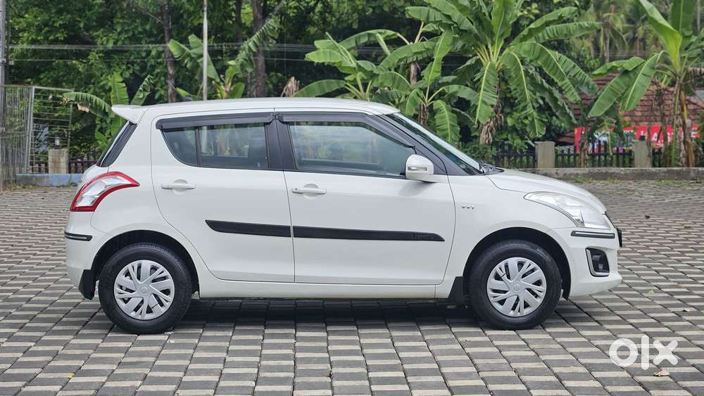 Maruti Suzuki Swift Vxi 1.2 Abs Bs-iv, 2015, Petrol
