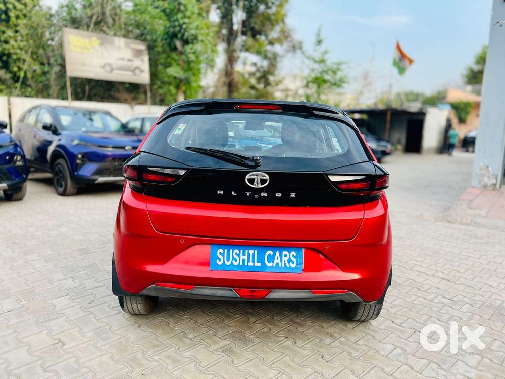 Tata Altroz, 2025, Petrol
