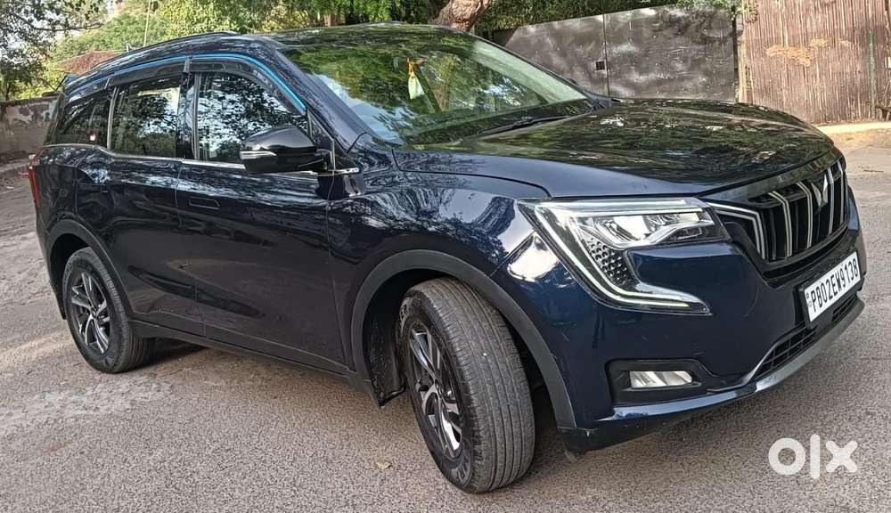 Mahindra Xuv700 2.0 Ax 5 Petrol Mt 7 Str, 2024, Petrol