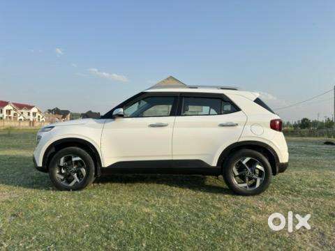 Hyundai Venue Sx (o) Ext Diesel 2022 Showroom Condition
