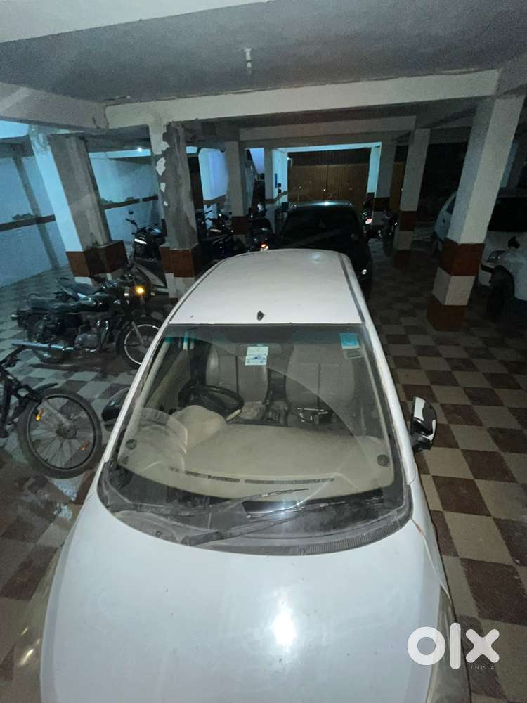Hyundai I10 2013 Model 2 Sall Bach Rha Hai