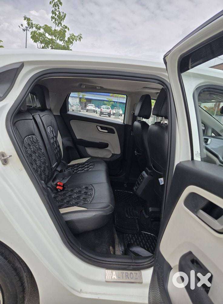 Tata Altroz Xz Plus (s), 2023, Petrol
