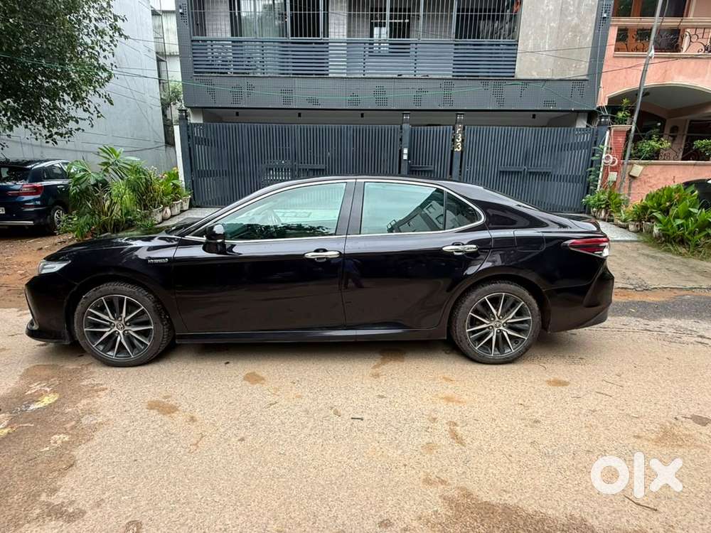 Toyota Camry Hybrid 2022 All Original New Tyres In Warranty Car
