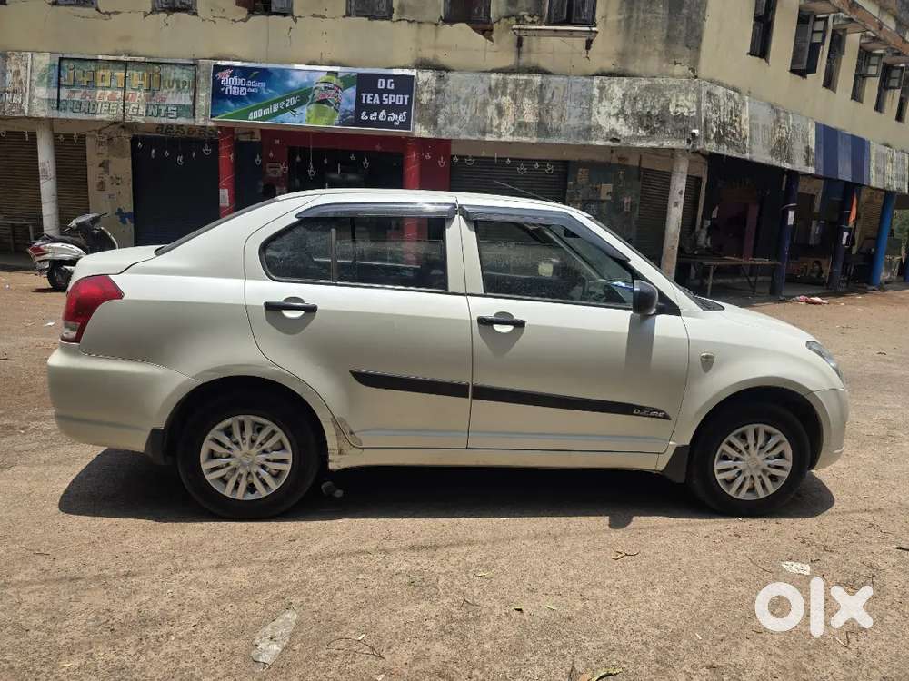 Maruti Suzuki Dzire 2011 Petrol