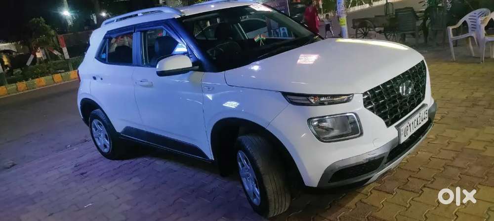 Hyundai Venue 2021 Petrol 38152 Km Driven