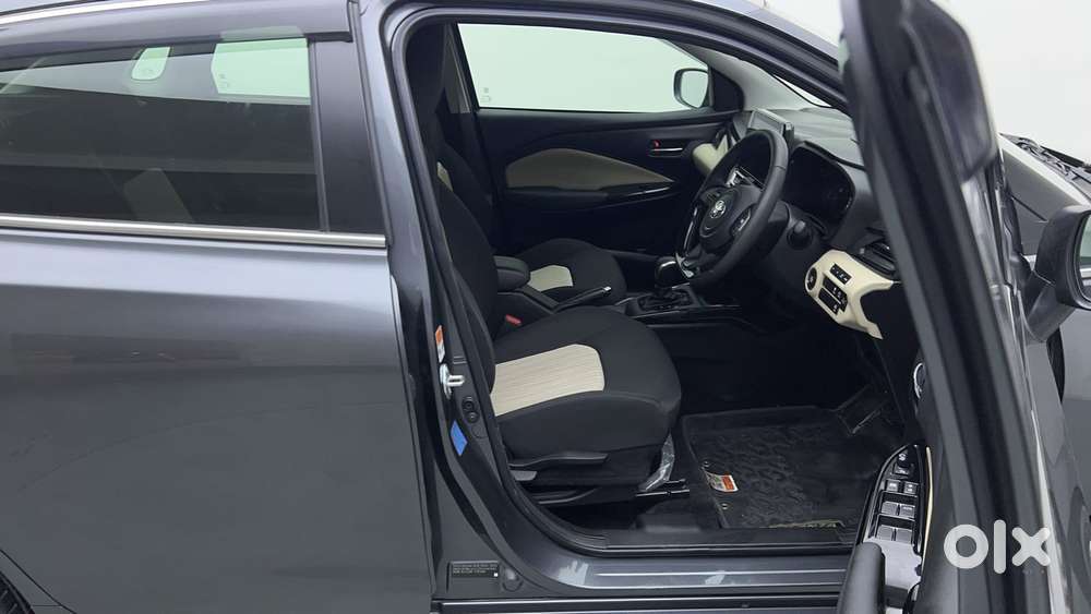 Toyota Glanza 1.2 V Amt, 2025, Petrol