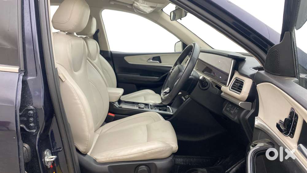 Mahindra Xuv700 2.2 Ax 7 Diesel At Str Awd, 2022, Diesel