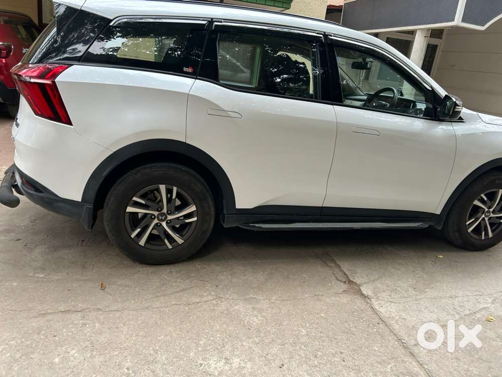 Mahindra Xuv700 2023 Petrol 12700 Km Driven