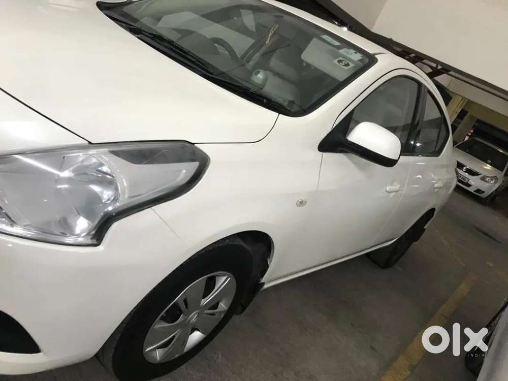Nissan Sunny 2015