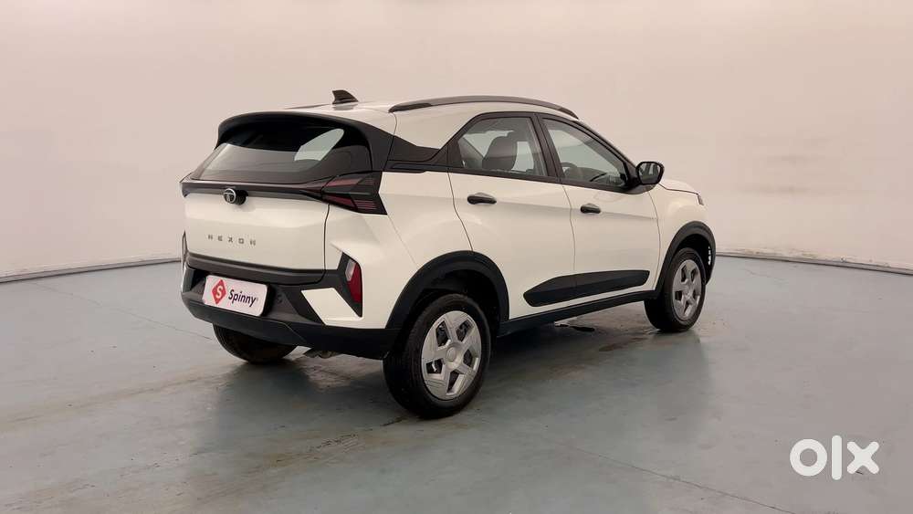Tata Nexon Pure (s) 1.2 Petrol 6amt, 2024, Petrol