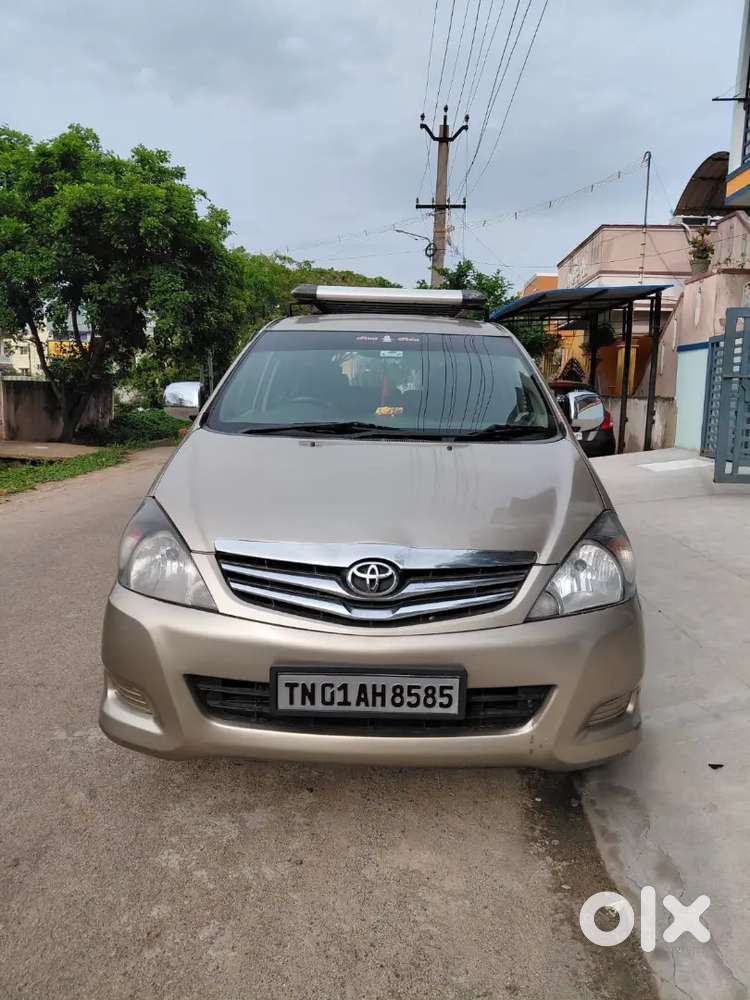 Toyota Innova. 82485.   48359