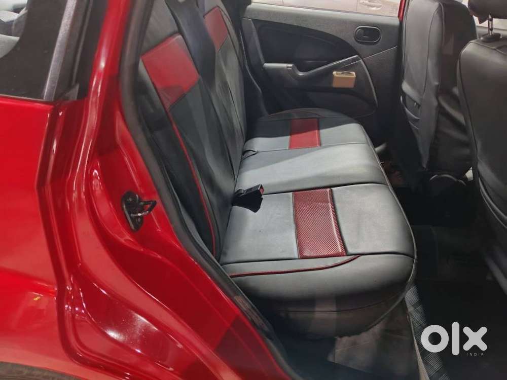 Ford Figo, 2015, Petrol