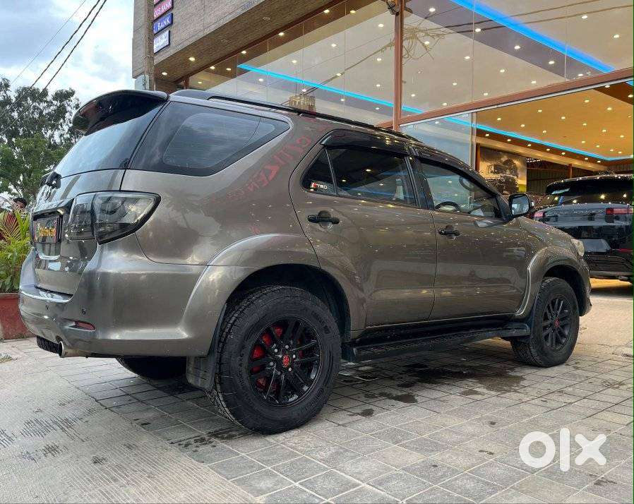 Toyota Fortuner 3.0 4x4 Manual, 2015, Diesel