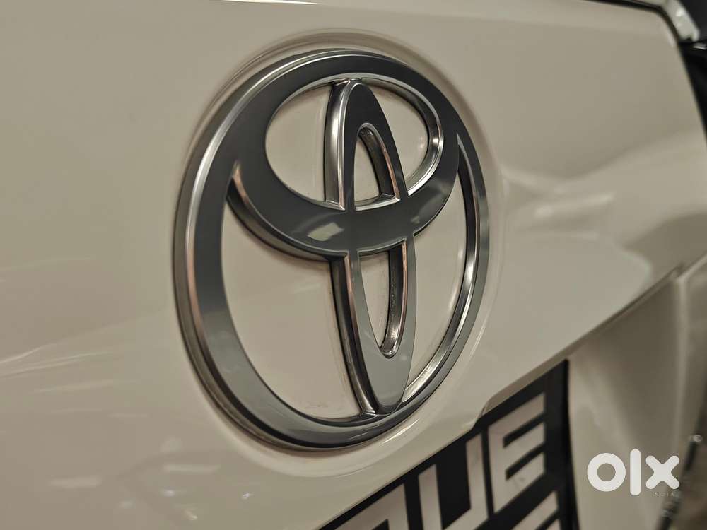 Toyota Innova Hycross 2.0 Zx (o) Hybrid 7 Str, 2024, Petrol