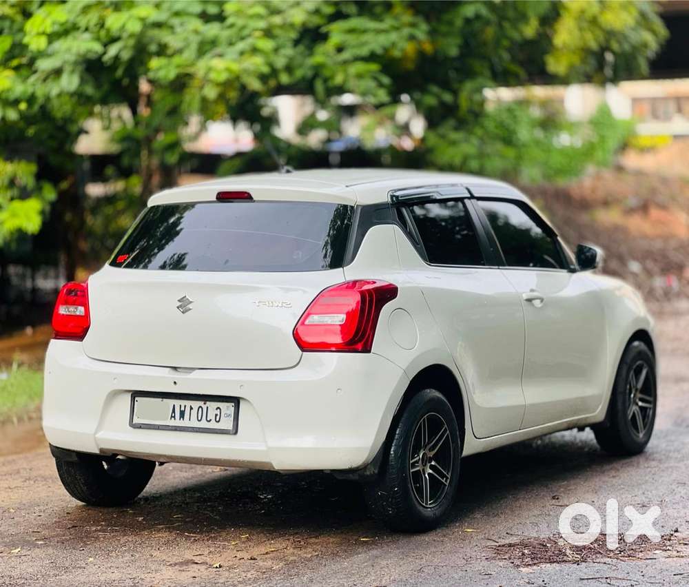 Maruti Suzuki Swift Vxi + Manual, 2021, Petrol