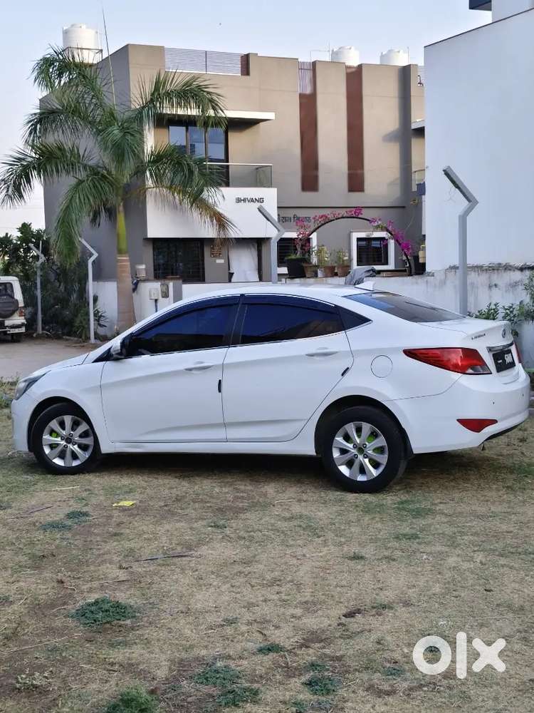 Hyundai Verna 1.6 Diesel Rocket Engine Next To Showroom Condition