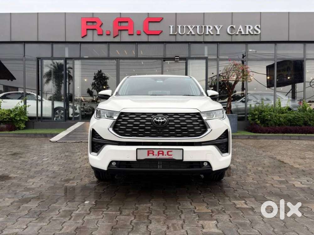 Toyota Innova Hycross 2.0 Zx (o) Hybrid 7 Str, 2023, Petrol