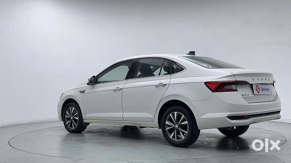 Skoda Slavia Style 1.0l Tsi At, 2023, Petrol