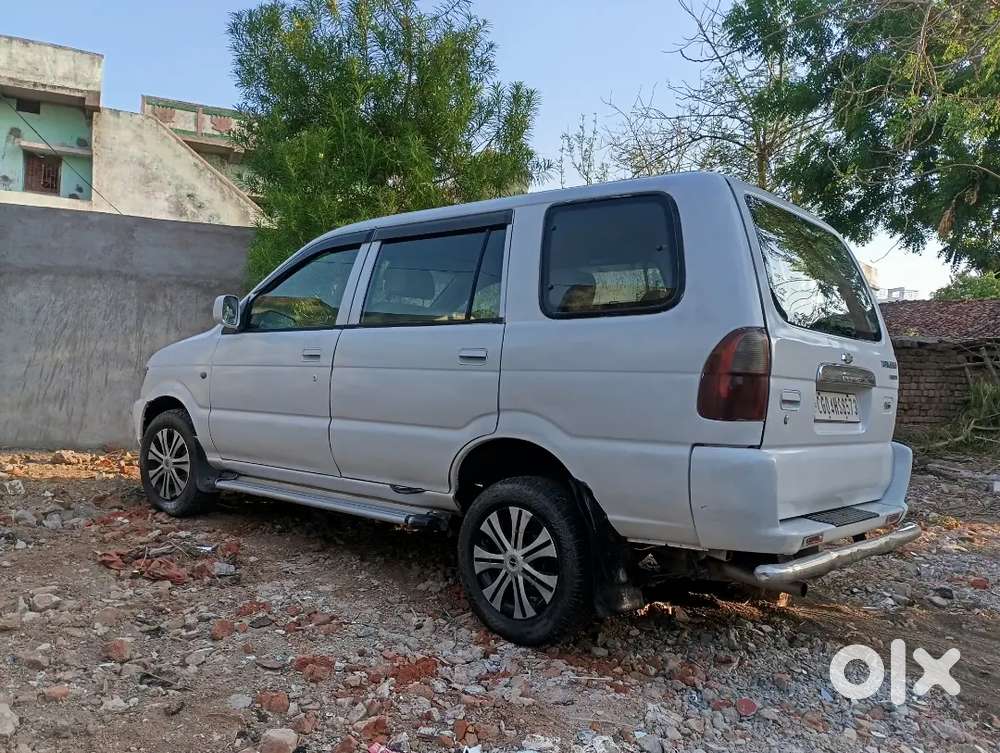 Chevrolet Tavera 2015