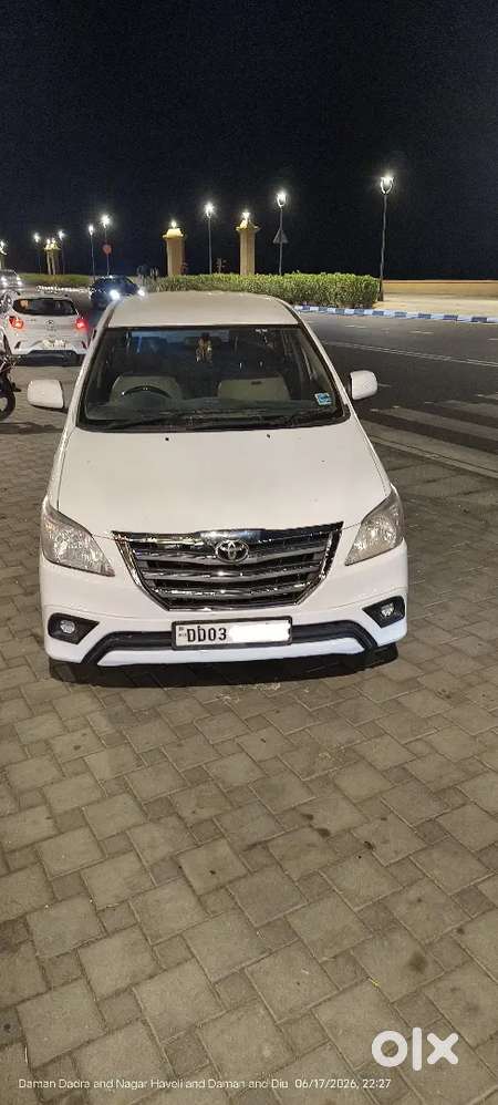Toyota Innova 2015 Diesel 126000 Km Driven