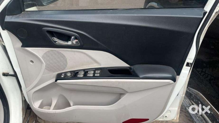 Mahindra Xuv300 W8 Option, 2022, Petrol