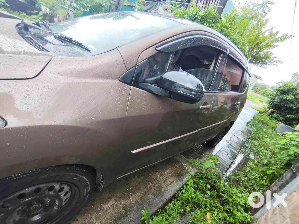 Maruti Suzuki Ertiga 2013