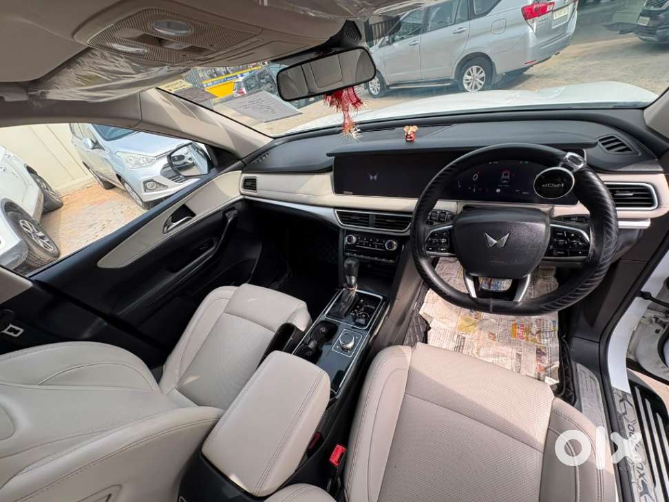 Mahindra Xuv700 2.2 Ax 7 Diesel At Str Awd, 2022, Diesel
