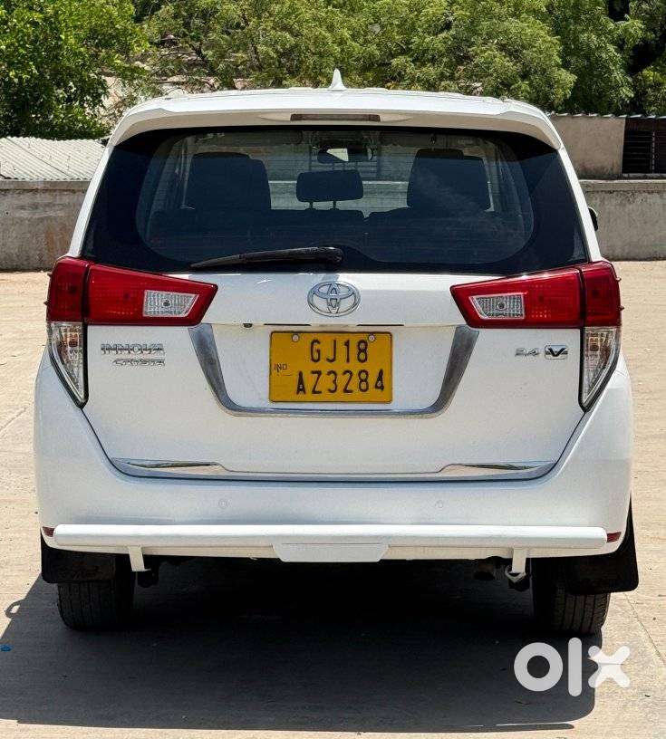 Toyota Innova Crysta 2.4 V 8 Str, 2017, Diesel