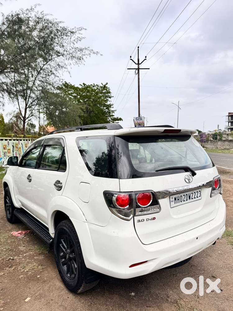 Toyota Fortuner 4x2 Manual, 2015, Diesel